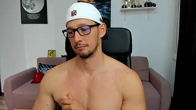 BrutusK08 Webcam show