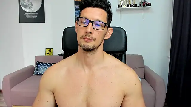 BrutusK08 Show in webcam
