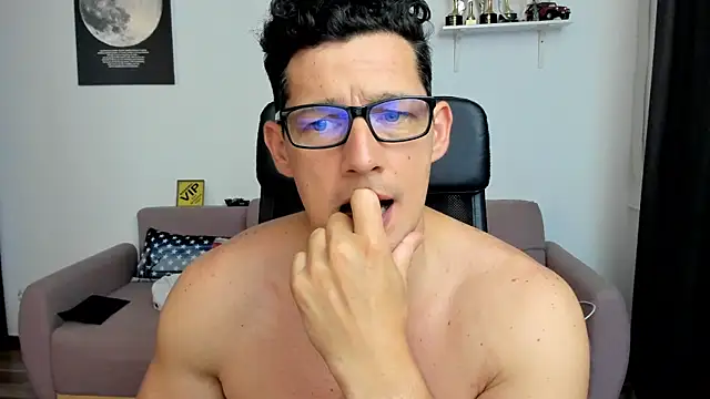 BrutusK08 Webcam show