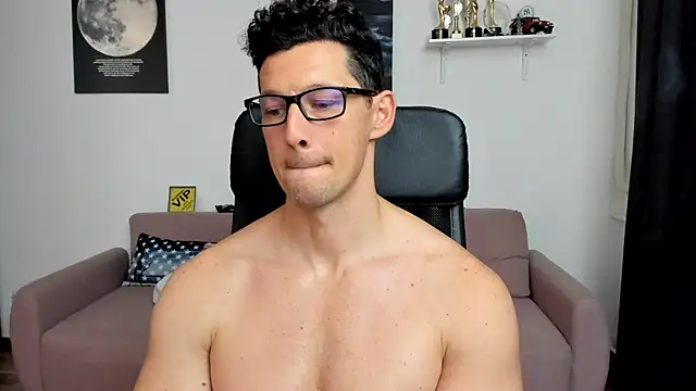 BrutusK08 Webcam Show
