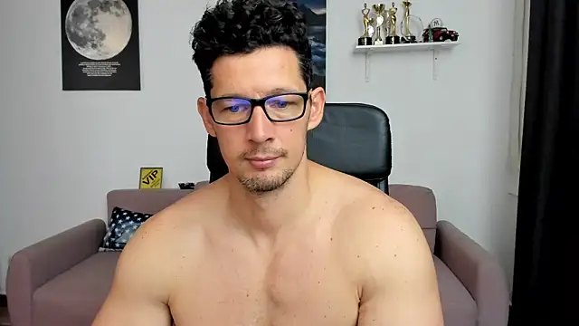 BrutusK08 Webcam show