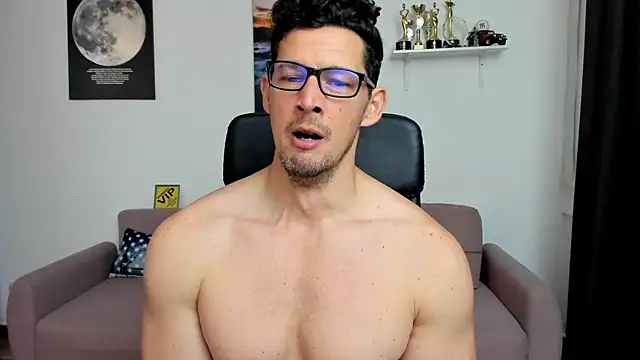 BrutusK08 Webcam show