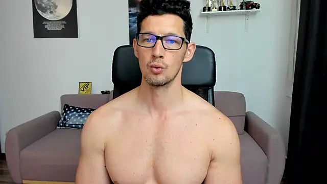 BrutusK08 Webcam show