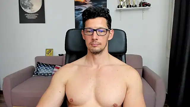 BrutusK08 Webcam show