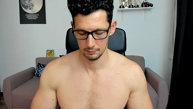 BrutusK08 Webcam show