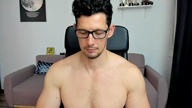 BrutusK08 Show in webcam