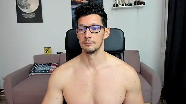 BrutusK08 Adlı Modelin Web Kamerası Şovu