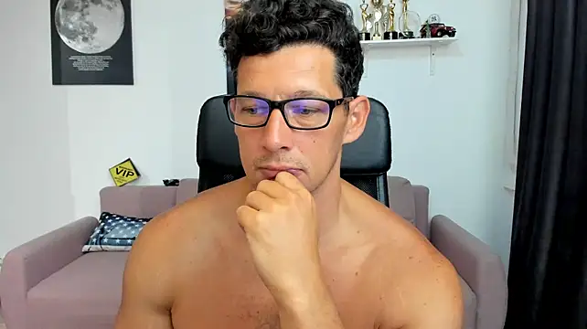 BrutusK08 Webcam show