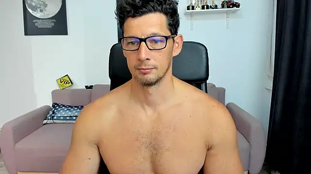 BrutusK08 webcam show