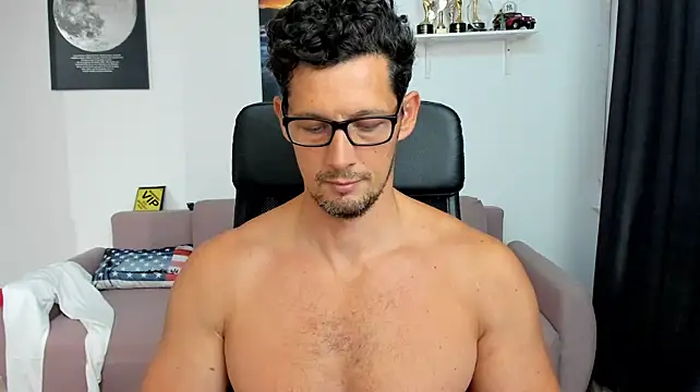 BrutusK08 Show in webcam
