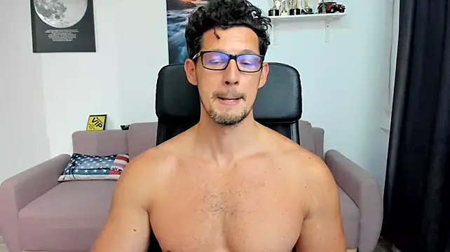BrutusK08 Show in webcam
