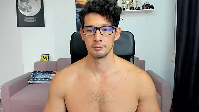 BrutusK08 Show in webcam