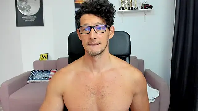 BrutusK08 Show in webcam