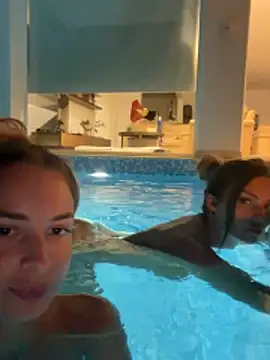 EvieEvans webcam show