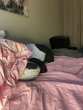 YellowHoneyDip's Live XXX Chat