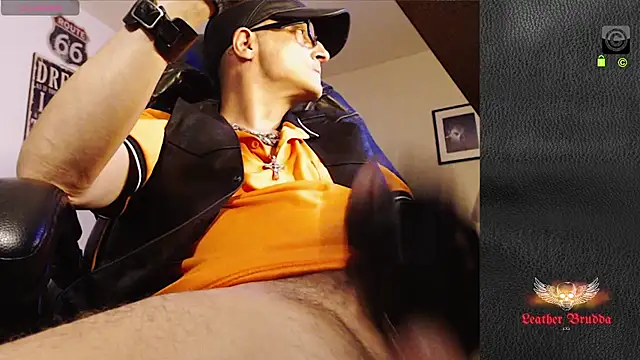 LeatherBrudda69's Webcam Show