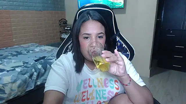 KathyHardcore69's Live XXX Chat
