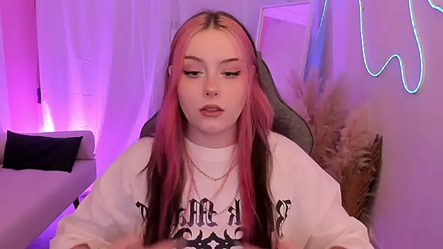 CoraMiel XXX чат на живо