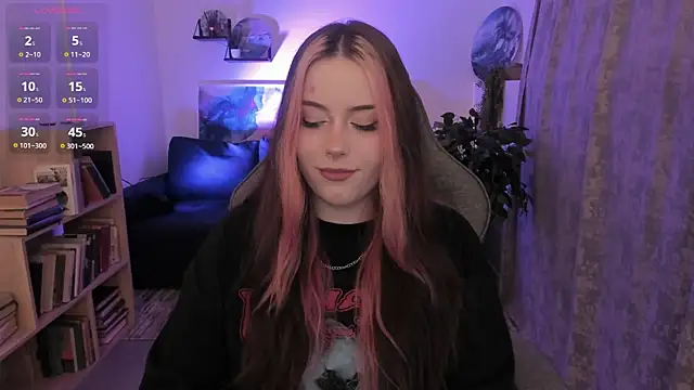 CoraMiel Chat XXX live