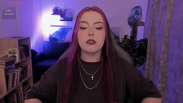 צ'אט XXX בשידור חי של CoraMiel