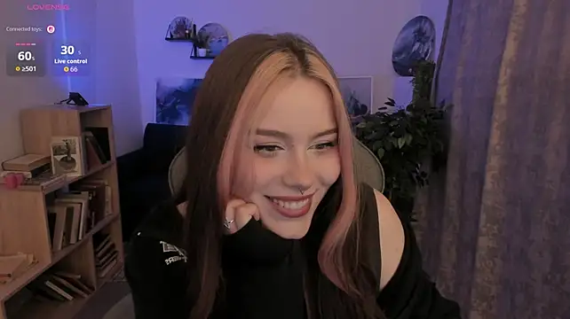 XXX chat uživo modela CoraMiel