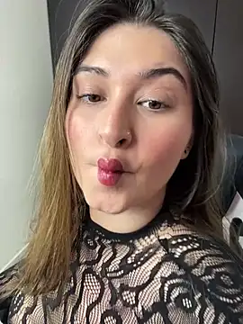 adara_lennoxのライブXXXチャット