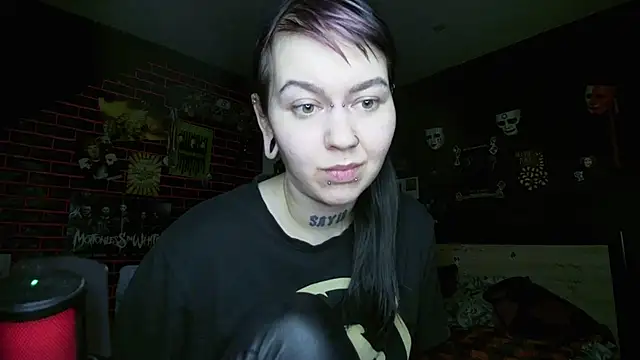 הופעת וובקאם של MoorderxDoll