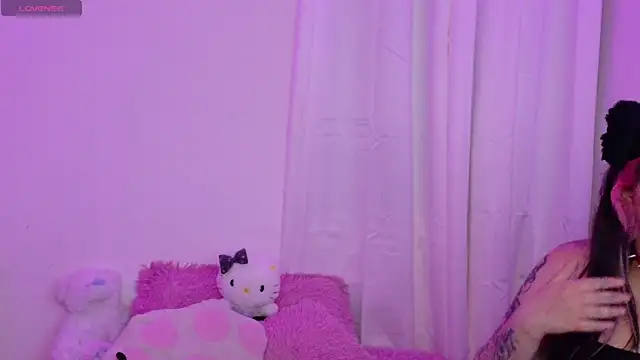 Pokazy przed kamerką – Sachi_Meow