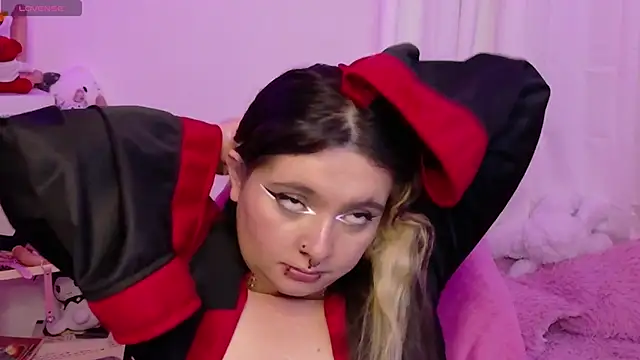 Sachi_Meow Adlı Modelin Canlı XXX Sohbeti
