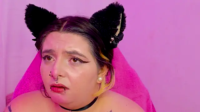 Chat +18 de Sachi_Meow ao vivo