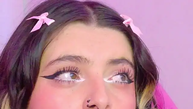 Chat +18 de Sachi_Meow ao vivo