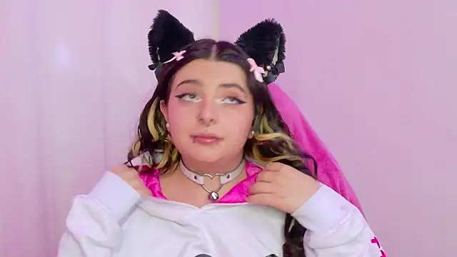 Chat +18 de Sachi_Meow ao vivo