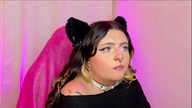 Sachi_Meow Adlı Modelin Canlı XXX Sohbeti