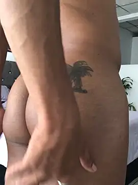 Aaronblack1_ Adlı Modelin Canlı XXX Sohbeti