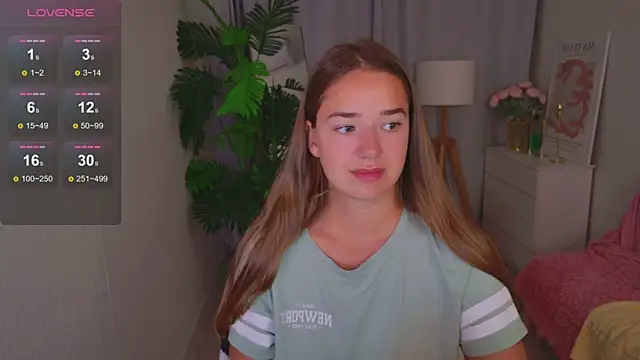 LovelyJessie Show in webcam