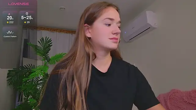 LovelyJessie élő XXX-chatje