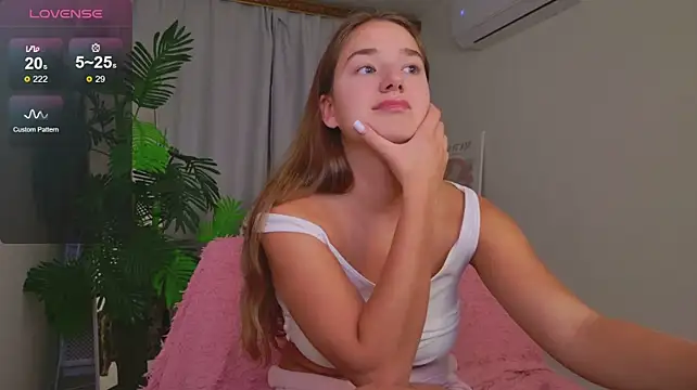 LovelyJessie Adlı Modelin Canlı XXX Sohbeti