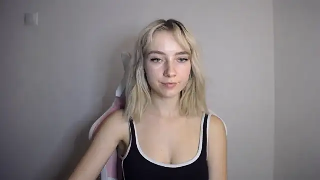 LuciaYoung – live chatrum