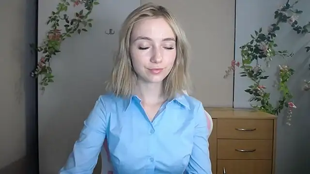 عرض كام LuciaYoung