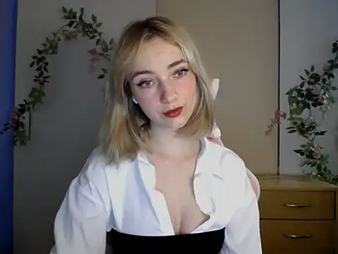 عرض كام LuciaYoung