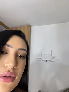 Chat +18 de HELLEN_SANTOS ao vivo