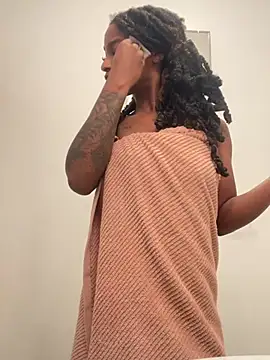 PrincessRayari's Webcam Show
