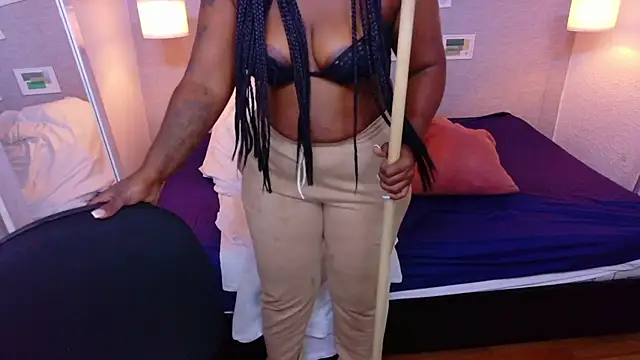 Czat XXX na żywo – kiara_evanss