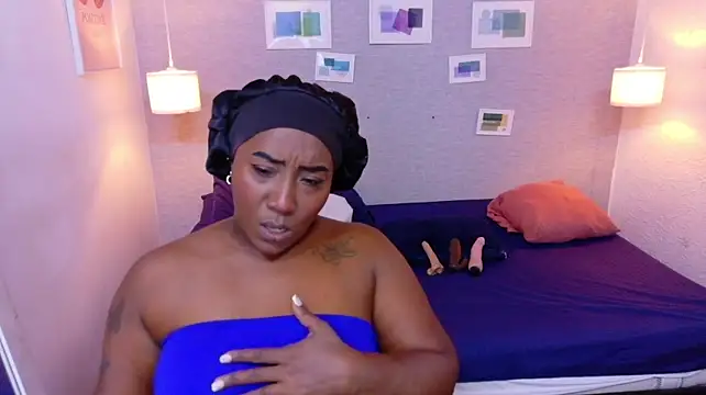 kiara_evanss élő XXX-chatje