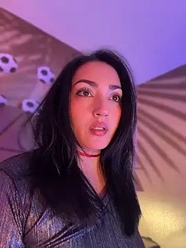 LIAH_IZUMI élő XXX-chatje