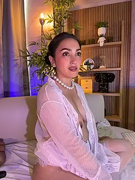 Chat +18 de LIAH_IZUMI ao vivo