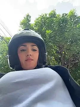 LIAH_IZUMI Chat XXX in diretta
