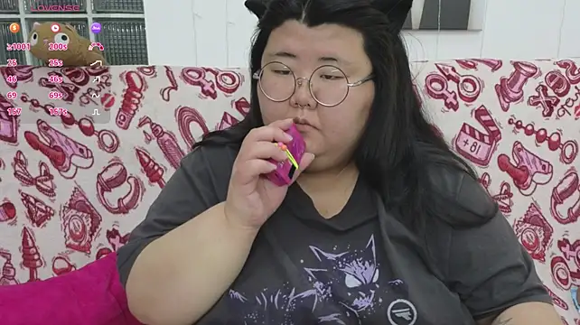 Nadine_asian's Webcam Show