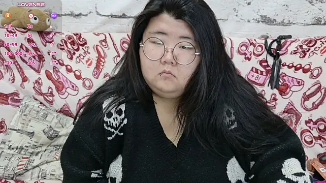 Nadine_asian live XXX chat