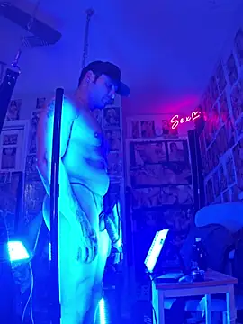 Pokazy przed kamerką – luvs2cumm69